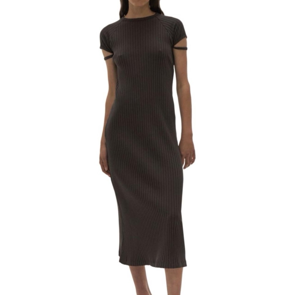 Elegant Brown Ribbed Maxi Dress